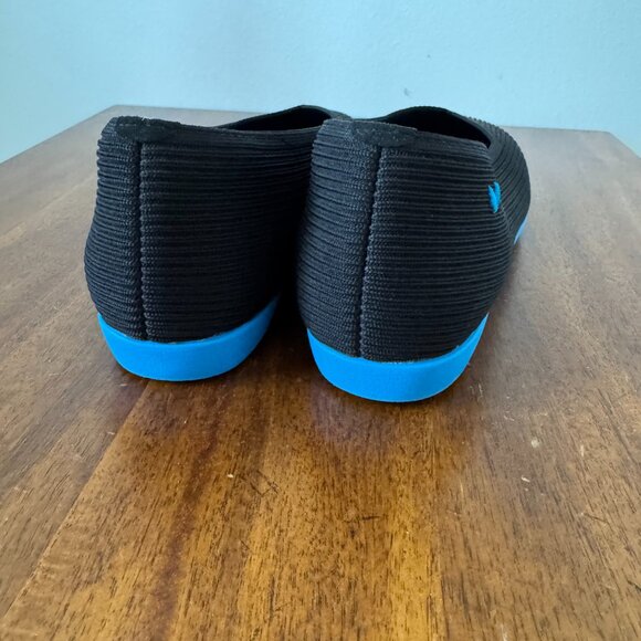 Vivaia Lightweight Square-Toe V-Cut Flats (Margot Walker) - Picture 6 of 10